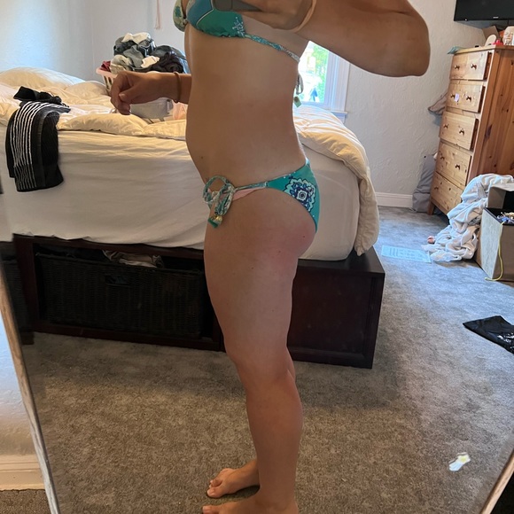 Becca string bikini top +minimal coverage bottoms - Picture 5 of 8